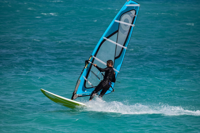 Windsurf and Diving